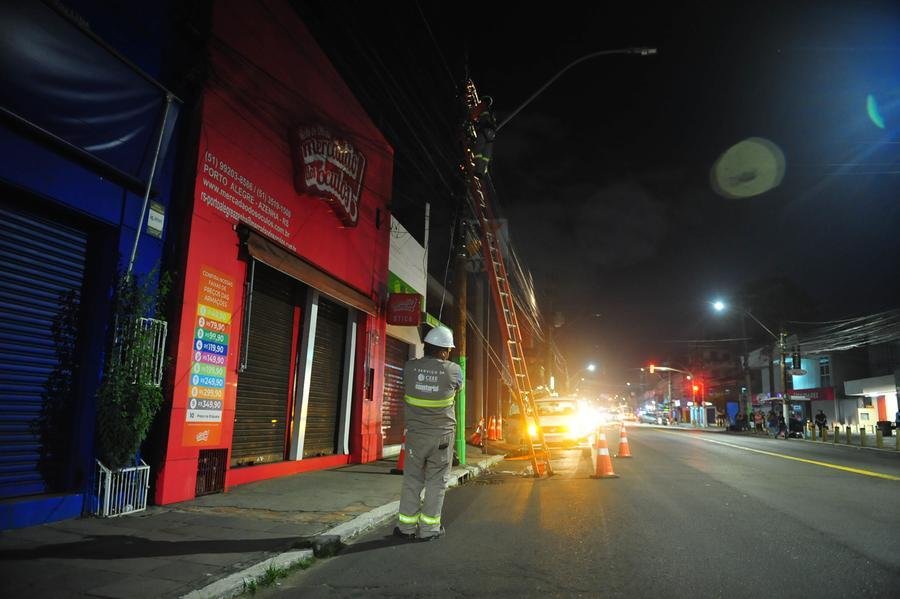 Na capital, CEEE trabalha para reestabelecimento de 4 mil pontos sem luz