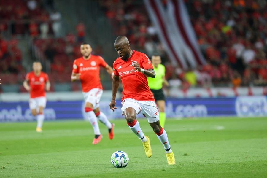 Inter divulga lista de relacionados com Valencia e centroavante da base