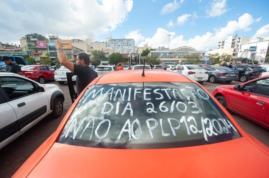Motoristas de aplicativo concentram no largo Zumbi dos Palmares para protesto contra a PLP 12/2024