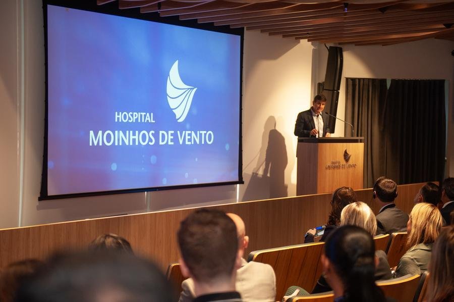 Hospital Moinhos de Vento firma acordo com a Mayo Clinic | Ao microfone, Mohamed Parrini, CEO do Hospital Moinhos de Vento