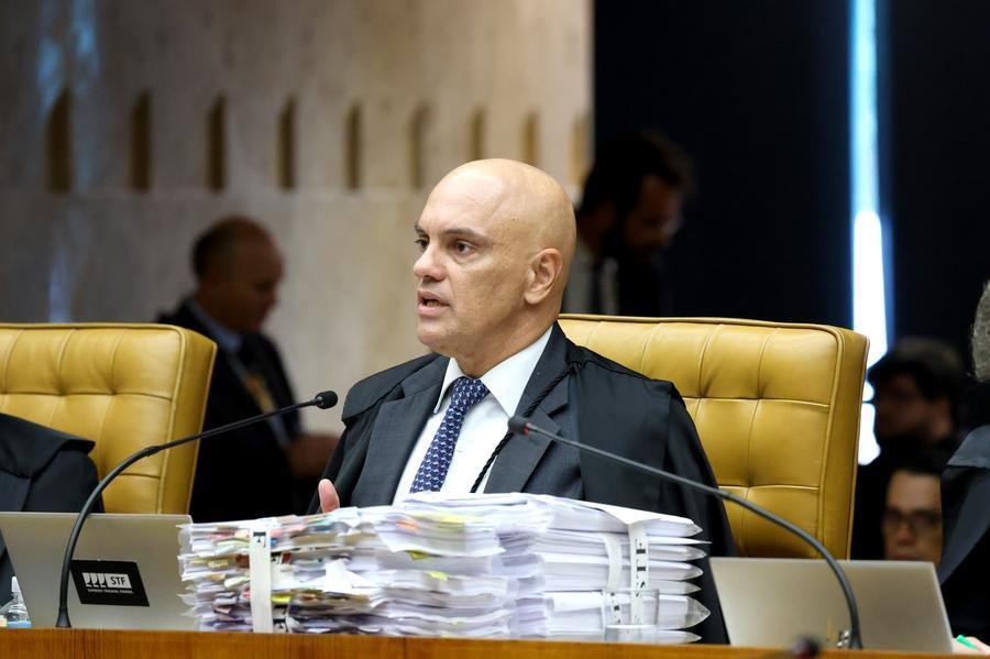 Moraes manda soltar tr&ecirc;s coron&eacute;is da PM do Distrito Federal r&eacute;us pelo 8 de Janeiro