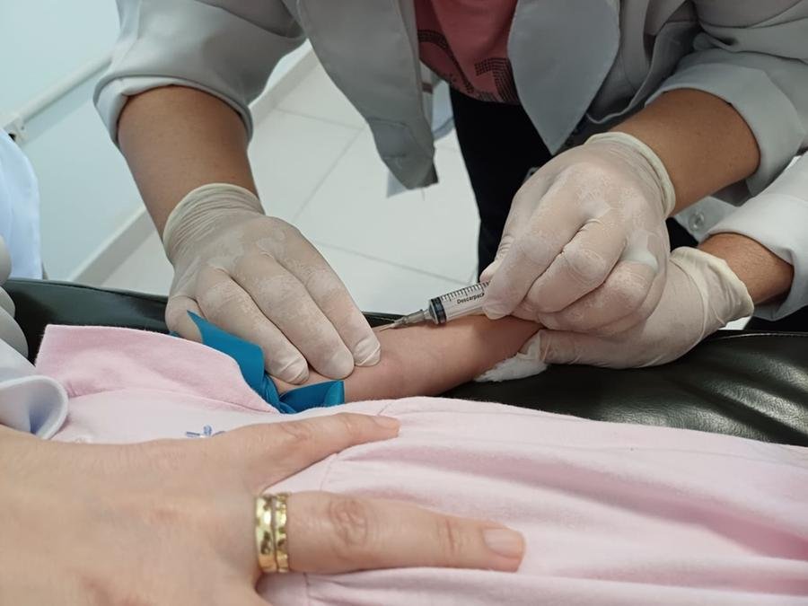 Com o teste r&aacute;pido o paciente tem o resultado em at&eacute; 20 minutos
