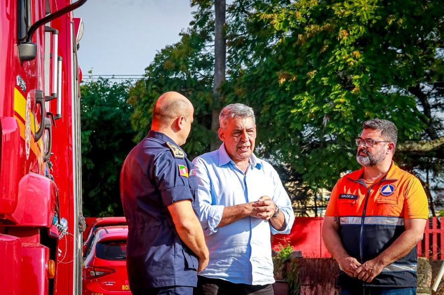 Melo participou do an&uacute;ncio da aquisi&ccedil;&atilde;o dos ve&iacute;culos no Comando-Geral do Corpo de Bombeiros