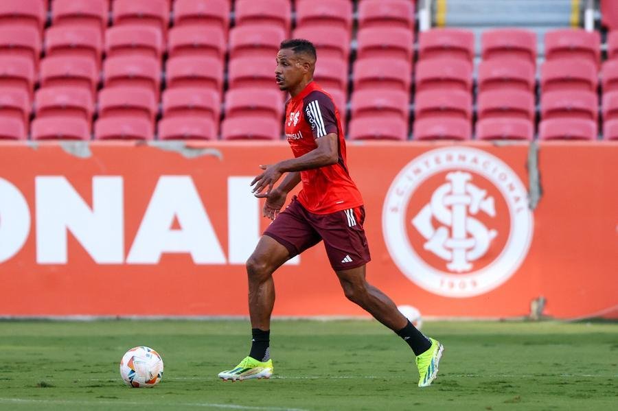 Fernando &eacute; o estilo de primeiro volante que faltou ao Inter no Gauch&atilde;o, segundo Magr&atilde;o