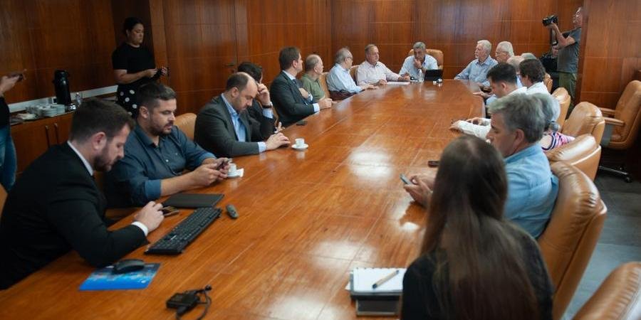 Representantes de entidades se reuniram com o prefeito de Porto Alegre para discutir o local onde será instalada a estátua do ex-presidente João Goulart