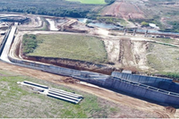 Barragem Jaguari é feita em argila, com comprimento de 1.045 metros