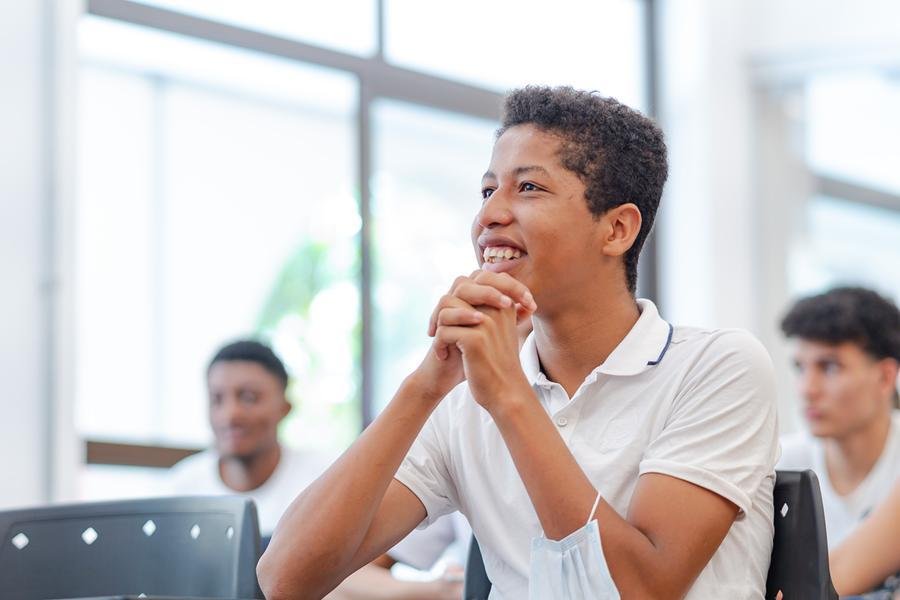 Entidade atua na inser&ccedil;&atilde;o de adolescentes e jovens em vulnerabilidade social no mundo do trabalho, por meio da socioaprendizagem