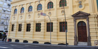 Biblioteca Pública do Estado do RS está sediada na Rua Riachuelo 1190 desde 1915, sendo sua fundação em 1871