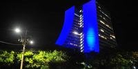 Abril Azul - Centro Administrativo Fernando Ferrari (CAFF), iluminado em alusão ao Dia Mundial de Conscientização do Autismo