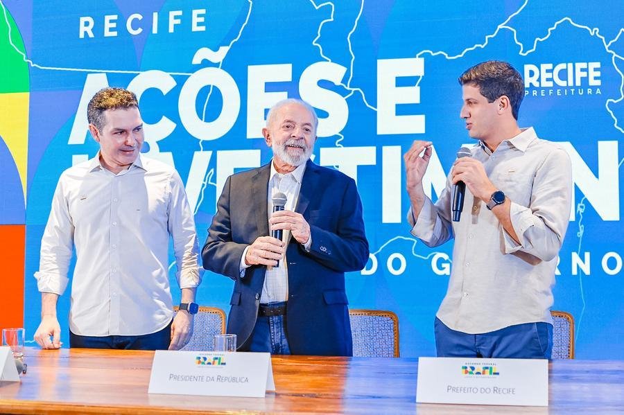 Lula cumpre agenda em Recife (PE)