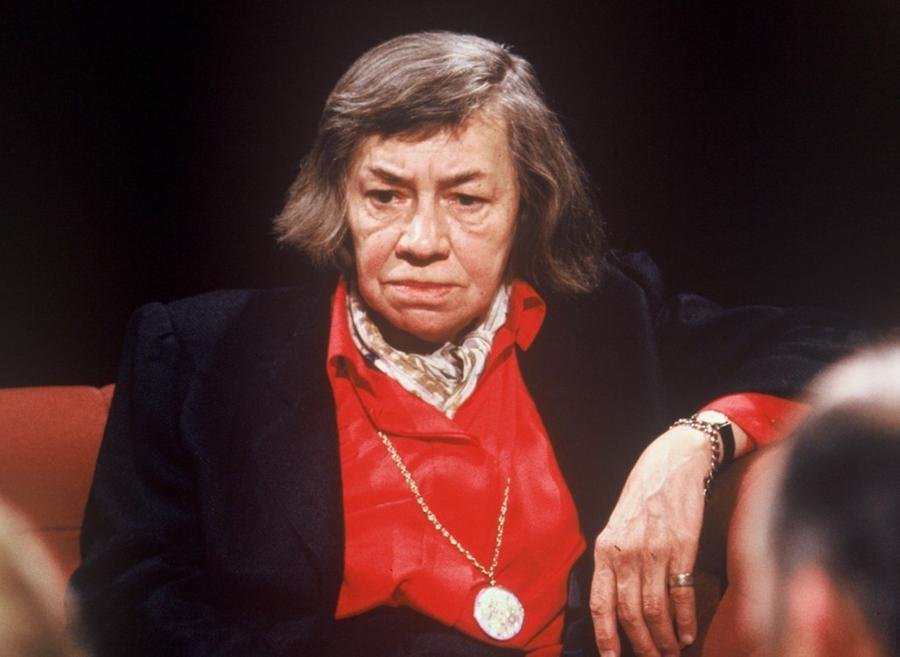 Escritora Patricia Highsmith (1921-1995) em um programa de TV em 1988