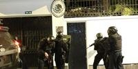 Polícia entrou na embaixada do México em Quito