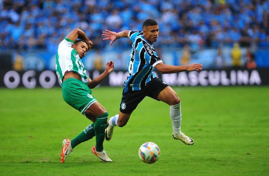 Partida que fez o garoto cair nas gra&ccedil;as do torcedor, foi a goleada por 6x2 contra o Santa Cruz, quando ele deu uma assist&ecirc;ncia e ainda marcou o seu gol