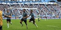 Pavón e Diego Costa comemoram gol da virada na final
