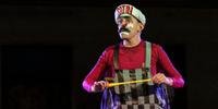 Artista colombiano Daniel Satin apresenta em Lajeado o espetáculo 'Amateur' no Sesc Circo