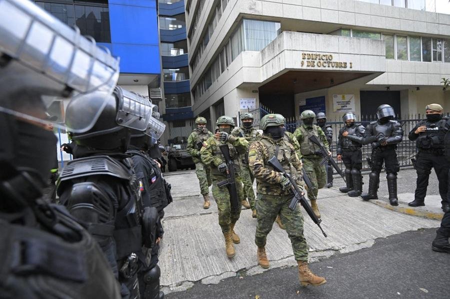 Equador invadiu embaixada do M&eacute;xico