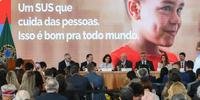 Durante a reunião o residente Lula tomou a vacina para gripe, já que faz parte do público-alvo da vacina