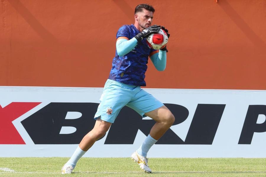 Goleiro Fabr&iacute;cio, que estava no Nova Igua&ccedil;u, &eacute; o 11&ordm; refor&ccedil;o do Inter na temporada