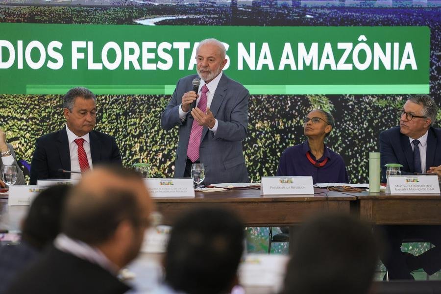 Lula reclama do alto pre&ccedil;o das passagens a&eacute;reas