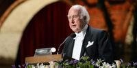 Peter W Higgs, discursa no tradicional banquete do Prémio Nobel na Câmara Municipal de Estocolmo, em 10 de dezembro de 2013