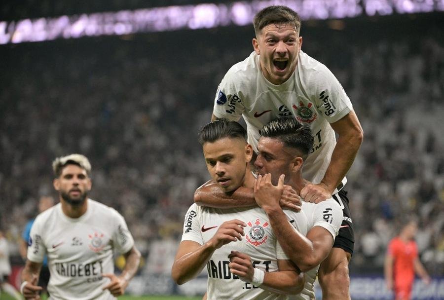 Romero anotou duas vezes