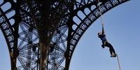 Garnier subiu 110 metros da Torre Eiffel