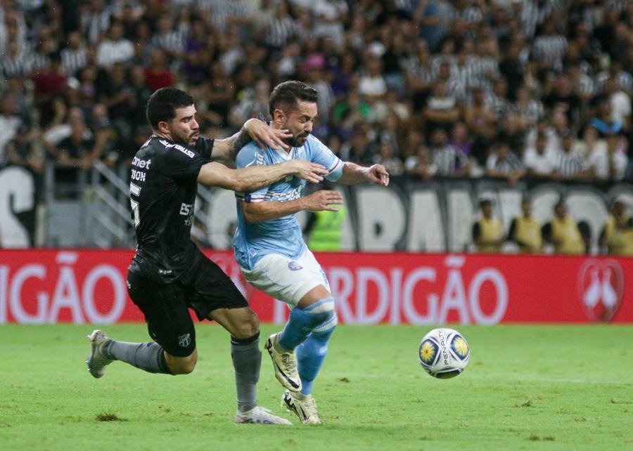 Everton Ribeiro em a&ccedil;&atilde;o pelo Bahia