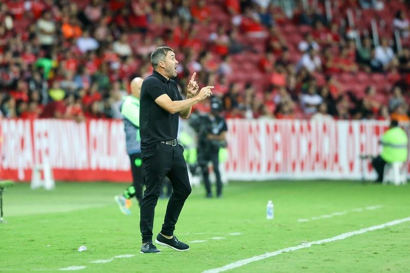 Coudet deu explica&ccedil;&otilde;es ap&oacute;s o empate com o Real Tomayapo