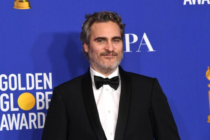 Astros de Hollywood como Joaquin Phoenix doaram artigos para o leil&atilde;o Cinema for Gaza