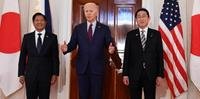 Biden na companhia do primeiro ministro do Japão (à direita) e do presidente das Filipinas (à esquerda)