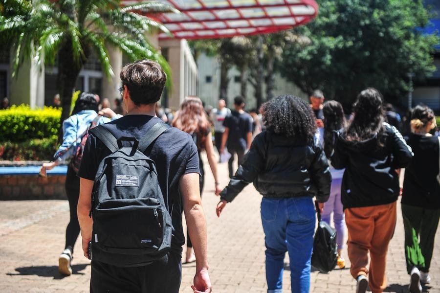 MEC tamb&eacute;m compartilha a s&eacute;rie &ldquo;Bastidores do Enem&rdquo;