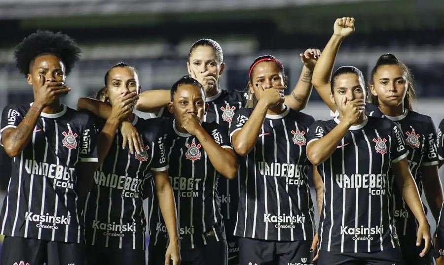 Rodada do Brasileir&atilde;o feminino foi marcada por protestos de jogadoras