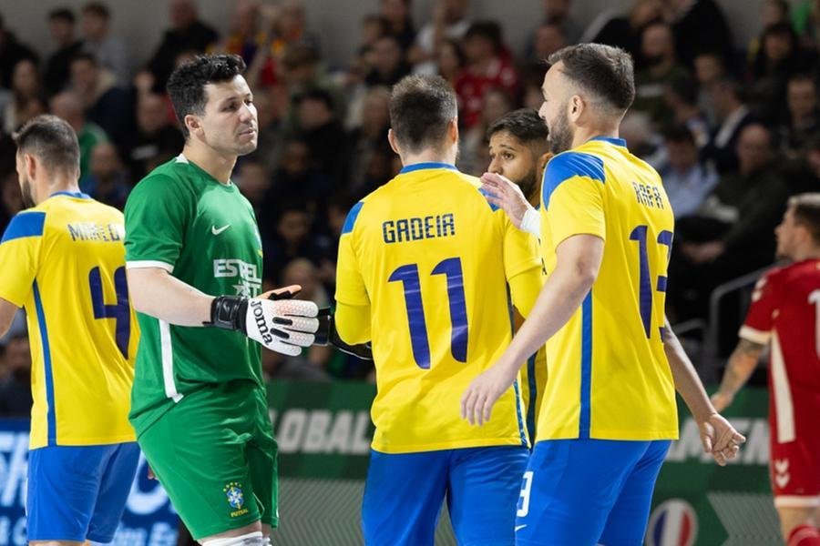 Sele&ccedil;&atilde;o Brasileira goleou Litu&acirc;nia por 8 a 0 em &uacute;ltimo amistoso antes da Copa do Mundo de Futsal