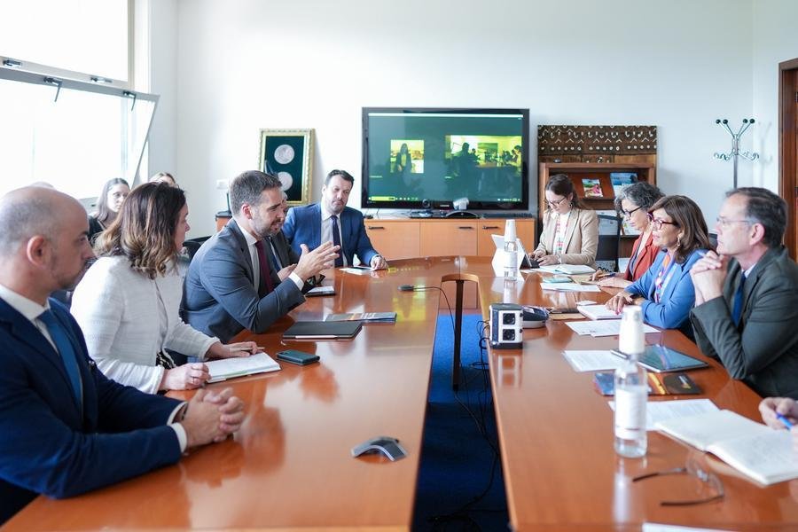 Governador Eduardo Leite discute plano sobre irriga&ccedil;&atilde;o e reserva&ccedil;&atilde;o de &aacute;gua na FAO