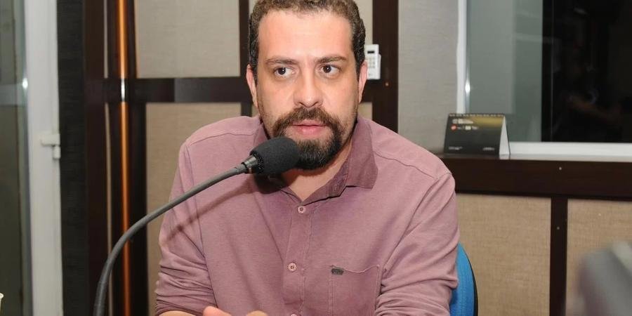 "O prefeito de S&atilde;o Paulo, que tem roubos claros e est&aacute; a&iacute;, segue governando", citou Boulos