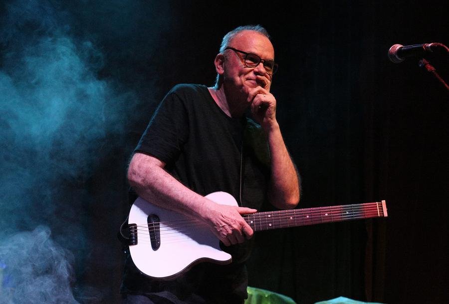 Augusto Licks se junta a Carlos Maltz e a Sandro Trindade em show que revive os Engenheiros do Hawaii