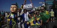 Ato em defesa do ex-presidente Jair Bolsonaro (PL) ocorre neste domingo em Copacabana