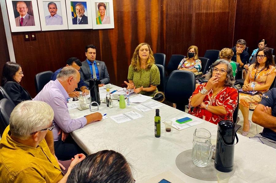 Reuni&atilde;o ocorre &agrave;s 8h desta ter&ccedil;a-feira