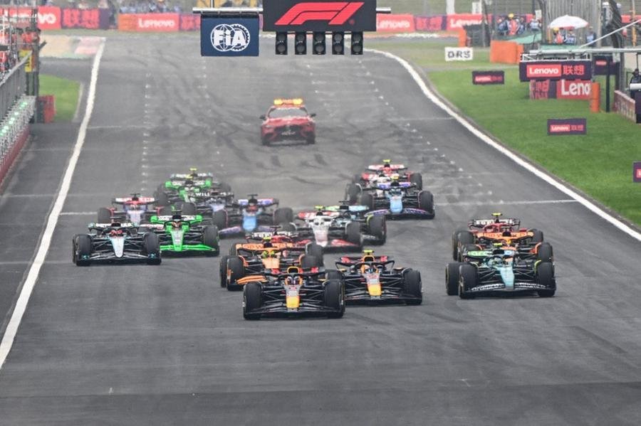 Red Bull sobrou e holand&ecirc;s exerceu todo o seu potencial