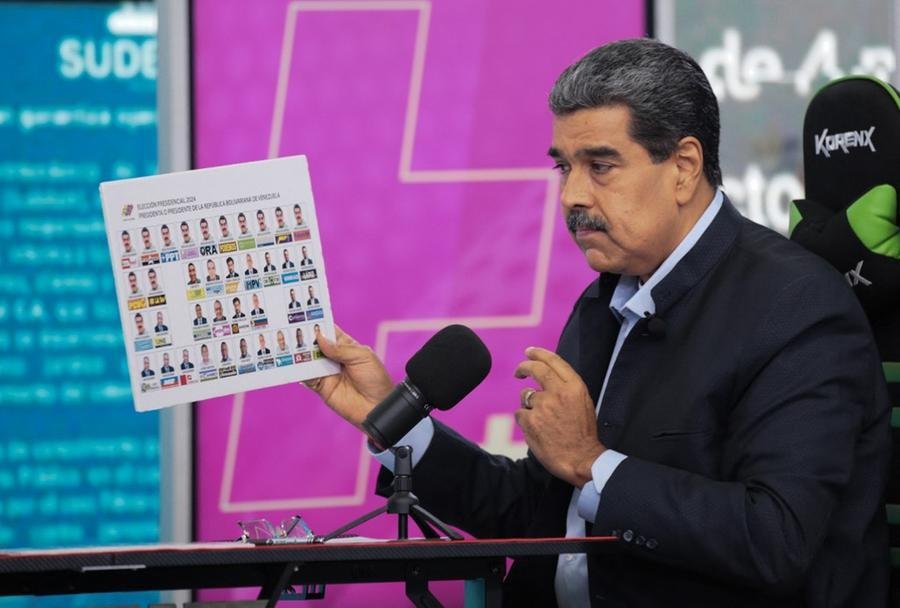 Os partidos de oposi&ccedil;&atilde;o formalizaram na ter&ccedil;a-feira, sua ades&atilde;o &agrave; candidatura unit&aacute;ria de Gonz&aacute;lez para enfrentar Maduro, &agrave;s v&eacute;speras do vencimento do prazo para o tr&acirc;mite, em meio a den&uacute;ncias de obst&aacute;culos