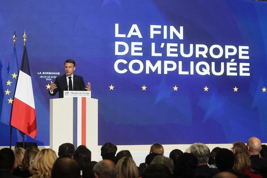 Macron discursou na universidade de Sorbonne em Paris