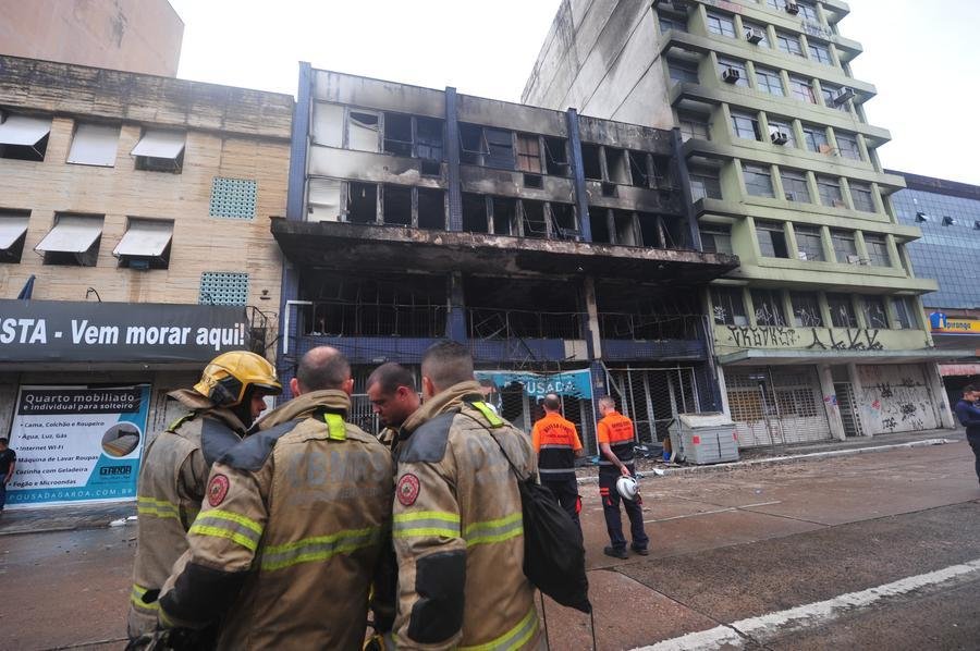 Inc&ecirc;ndio na pousada causa 10 mortes e 11 feridos