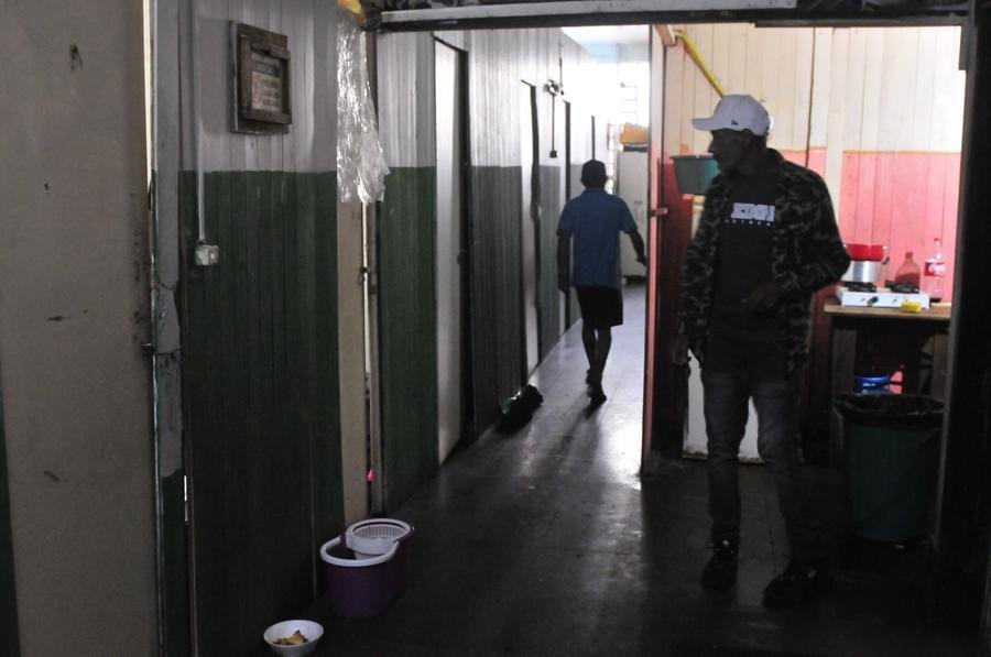 Divis&oacute;rias de madeira, problemas de ventila&ccedil;&atilde;o e aus&ecirc;ncia de extintores de inc&ecirc;ndio s&atilde;o problemas identificados na unidade localizada na avenida Benjamin Constant, no bairro S&atilde;o Jo&atilde;o