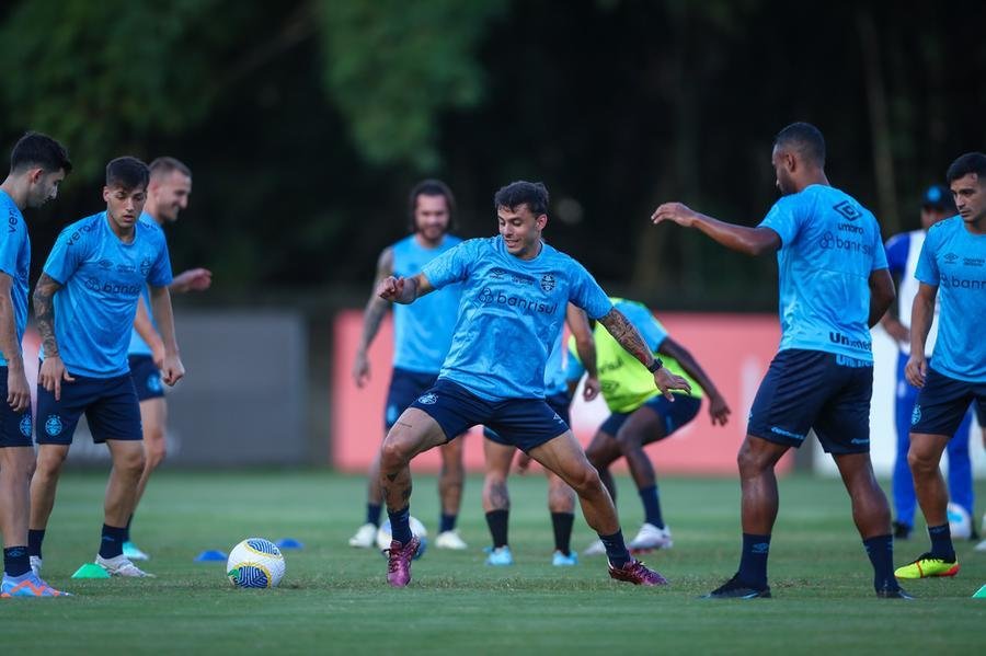 Gr&ecirc;mio encerra prepara&ccedil;&atilde;o para duelo com Bahia e pode ter preserva&ccedil;&otilde;es