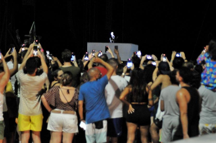 Madonna ensaia para o show no Rio usando m&aacute;scara