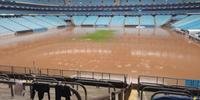 Gramado da Arena do Grêmio foi tomado pelas águas do Guaíba