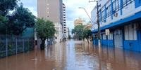 Desligamento temporário na Casa de Bombas do ginásio está causando o aumento das águas na região central