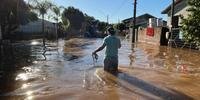 Atingidos pelas enchentes no bairro Barrinha