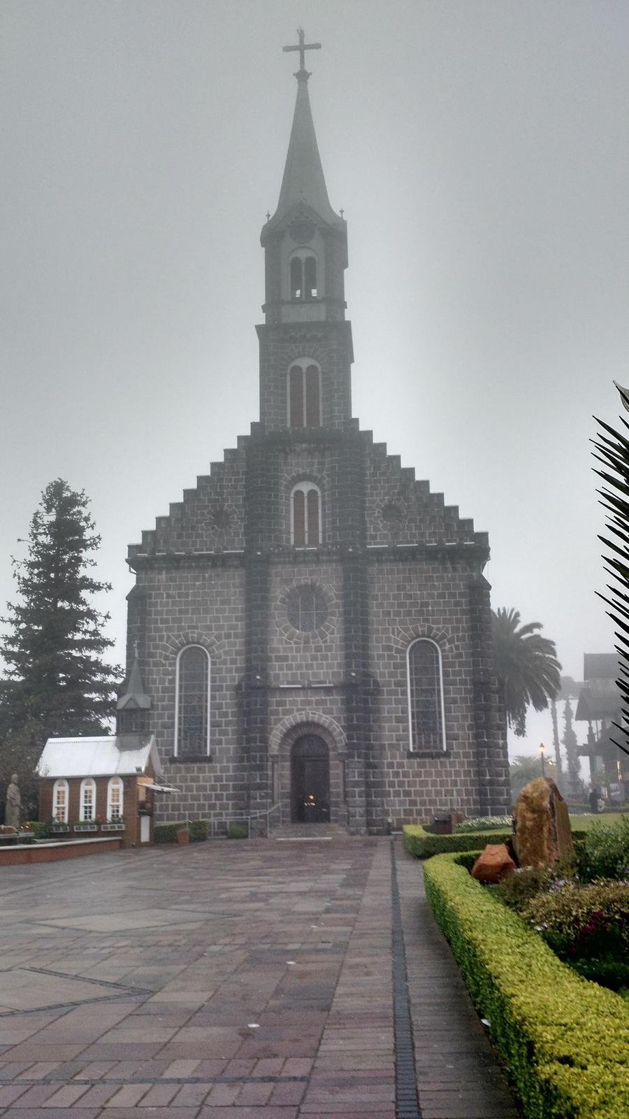 Igreja S&atilde;o Pedro &eacute; um dos pontos centrais da cidade de Gramado