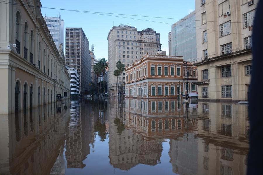 Regi&atilde;o teve energia el&eacute;trica desligada por seguran&ccedil;a pelo avan&ccedil;o das &aacute;guas
